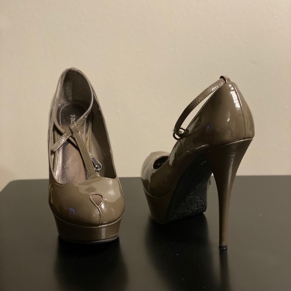 Shoes - Picture 1 of 1